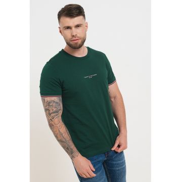 Tricou slim fit din bumbac cu decolteu la baza gatului