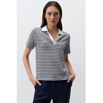 Tricou polo cu decolteu in V