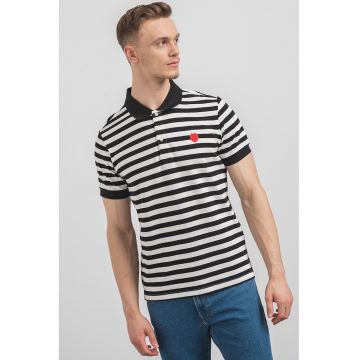 Tricou polo cu model in dungi