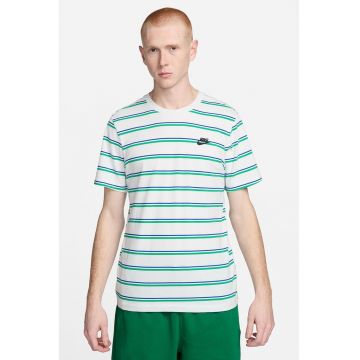 Tricou cu decolteu rotund si model in dungi