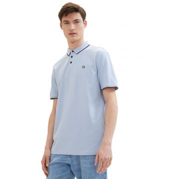 Tricou polo cu fenta cu nasturi