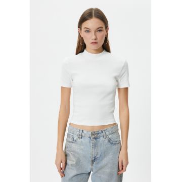 Tricou crop cu decolteu rotund