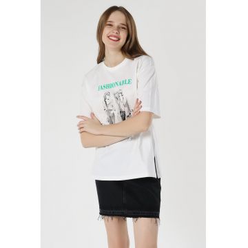 Tricou cu imprimeu grafic