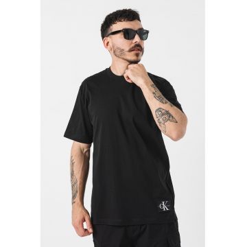 Tricou din bumbac cu decolteu la baza gatului