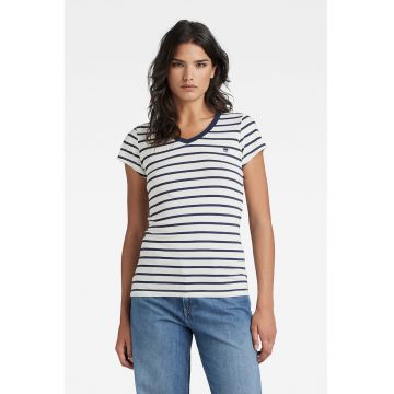 Tricou slim fit din bumbac organic cu decolteu in V si model cu dungi