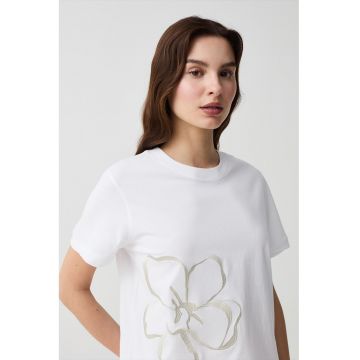 Tricou de bumbac cu broderie florala