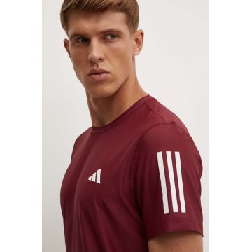 adidas Performance tricou de antrenament Own The Run Base culoarea bordo, cu imprimeu, IM5409