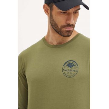 Fjallraven longsleeve Forever Nature Badge barbati, culoarea verde, cu imprimeu, F87303.677