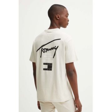 Tommy Jeans tricou barbati, culoarea bej, cu imprimeu, DM0DM18529