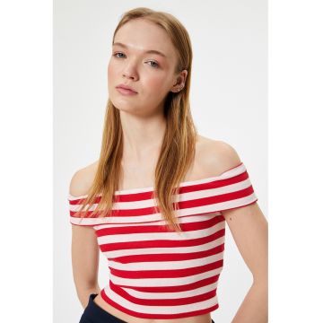 Tricou crop cu decolteu pe umeri