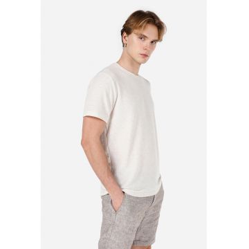 Tricou cu decolteu la baza gatului si model in dungi