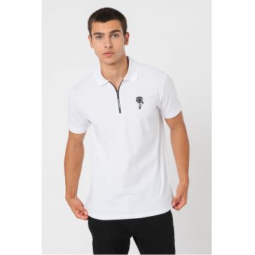 Tricou polo cu logo discret