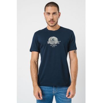 Tricou cu decolteu la baza gatului si imprimeu logo