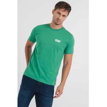 Tricou cu decolteu la baza gatului