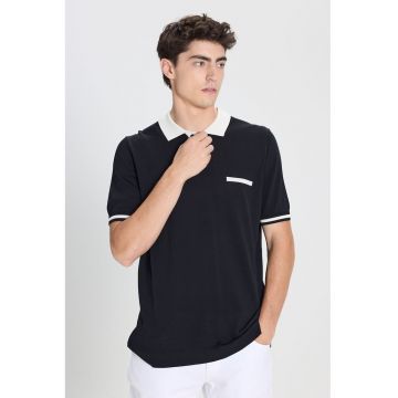 Tricou polo cu detalii contrastante