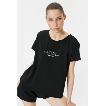 Tricou lejer cu text