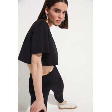 Tricou crop lejer