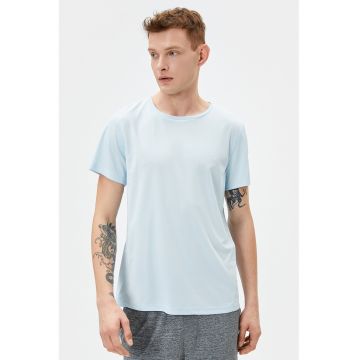 Tricou cu decolteu rotund si model uni