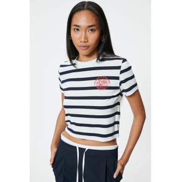 Tricou crop cu model in dungi