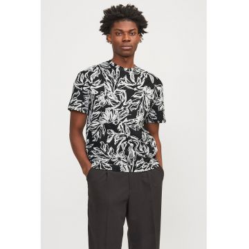 Tricou cu decolteu la baza gatului si model tropical