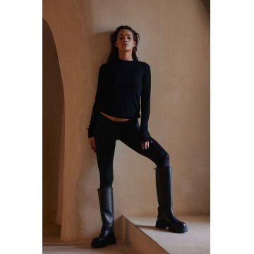 MUUV. Longsleeve Light Rib femei, culoarea negru, cu turtleneck