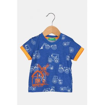 Tricou cu imprimeu si decolteu la baza gatului