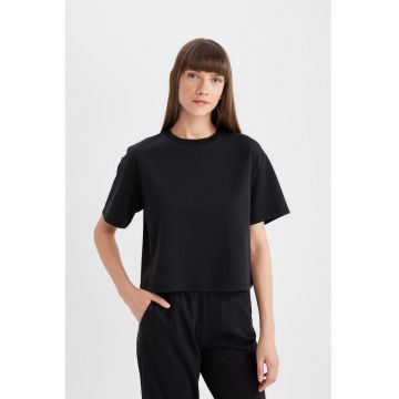 Tricou crop cu decolteu la baza gatului