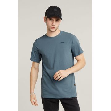 Tricou slim fit cu decolteu la baza gatului Base