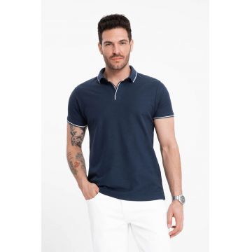 Tricou polo cu vipusca contrastanta