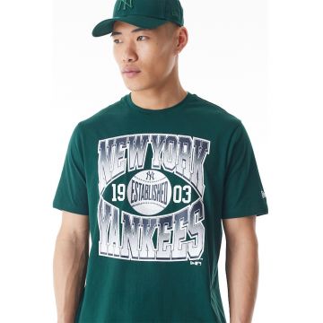 Tricou cu imprimeu si decolteu la baza gatului New York Yankees