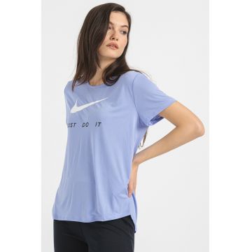 Tricou lejer cu logo si decolteu rotund - pentru alergare