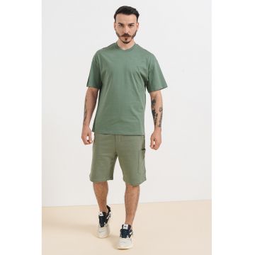 Tricou cu decolteu la baza gatului si model uni