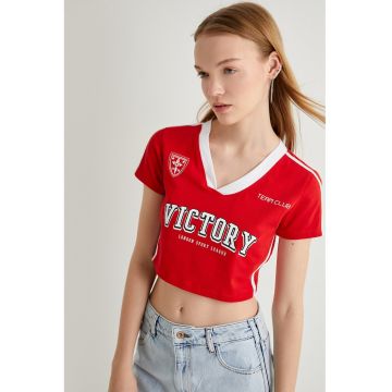 Tricou crop cu decolteu in V