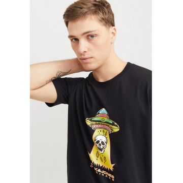 Tricou cu imprimeu si decolteu la baza gatului