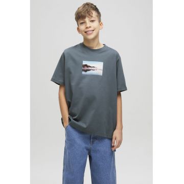 Tricou de bumbac cu model grafic