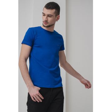 Tricou slim fit cu decolteu la baza gatului