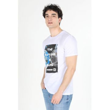 Tricou cu imprimeu grafic si text