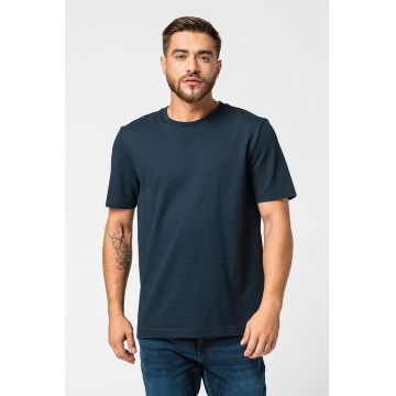 Tricou regular fit cu decolteu la baza gatului Tiburt240