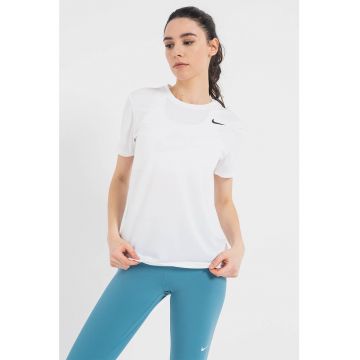 Tricou cu tehnologie Dri-Fit si logo - pentru fitness