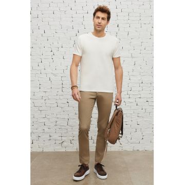 Tricou slim fit din amestec de modal cu decolteu la baza gatului