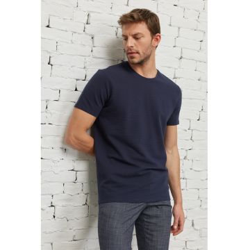 Tricou slim fit din amestec de modal cu decolteu la baza gatului