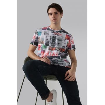 Tricou cu model si decolteu la baza gatului