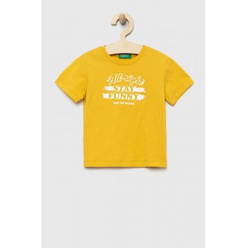 United Colors of Benetton tricou de bumbac pentru copii culoarea galben, modelator