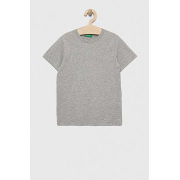 United Colors of Benetton tricou de bumbac pentru copii culoarea gri, neted