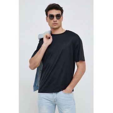 Emporio Armani tricou barbati, culoarea albastru marin, cu imprimeu