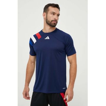 adidas Performance tricou de antrenament Fortore 23 culoarea bleumarin, cu imprimeu IK5738