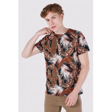 Tricou cu decolteu la baza gatului si model tropical