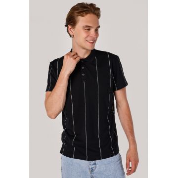 Tricou polo cu dungi