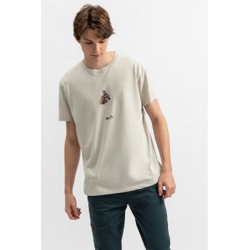 Tricou unisex cu decolteu la baza gatului si imprimeu