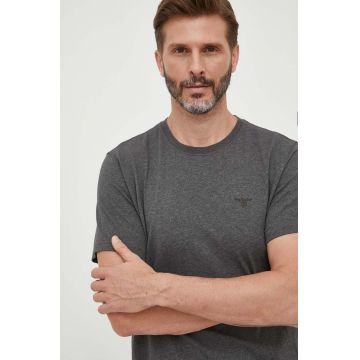 Barbour tricou din bumbac culoarea gri, neted